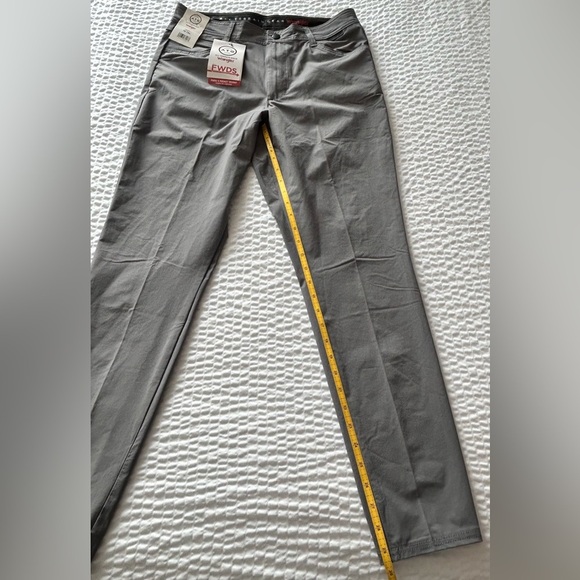 Women’s Wrangler All Terrain Gear Water resistant skinny mid rise pants 10 Tall - Picture 6 of 12